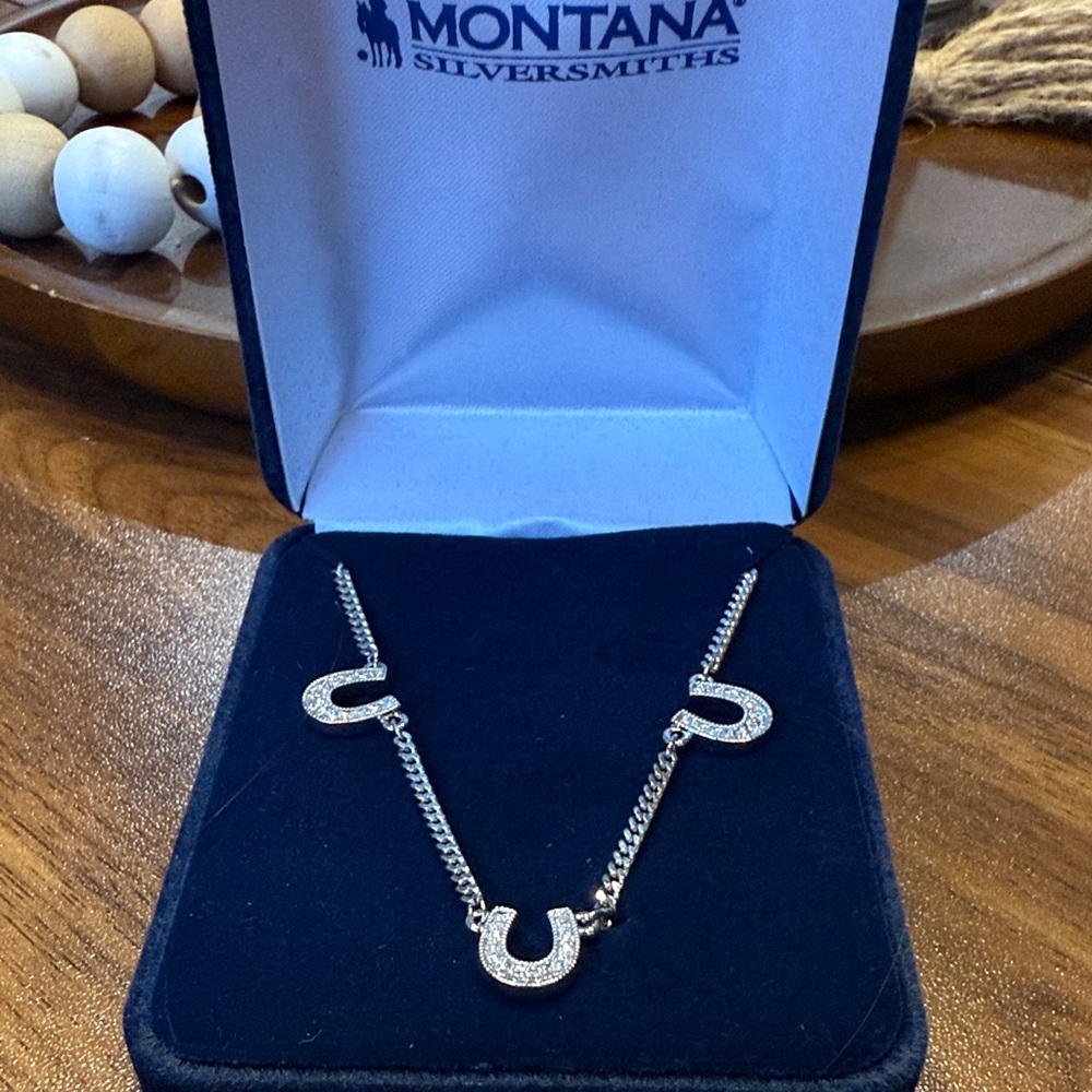 Montana Silversmiths ‘Lucks Coming Around’ Necklace